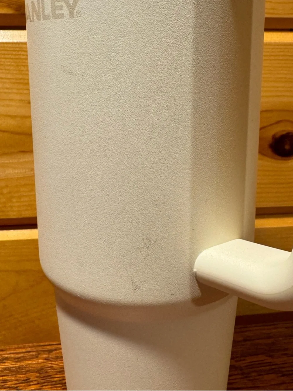 Stanley 30 oz Insulated Travel Mug with Handle - Cream - DAMANGED - Picture 2 of 4